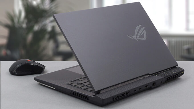 Review of Asus ROG Strix G15 (G513RW): Power & Personality